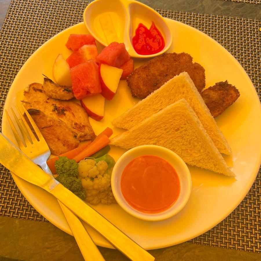 Thamel Seasons Hotel กาฐมาณฑุ ภายนอก รูปภาพ