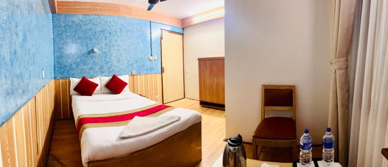 Thamel Seasons Hotel กาฐมาณฑุ ภายนอก รูปภาพ