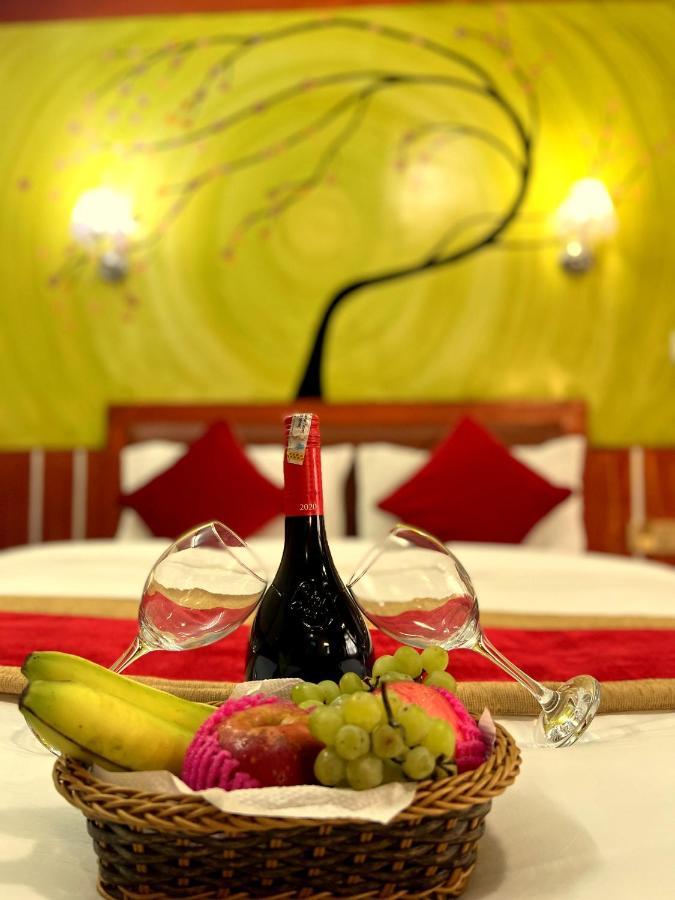 Thamel Seasons Hotel กาฐมาณฑุ ภายนอก รูปภาพ