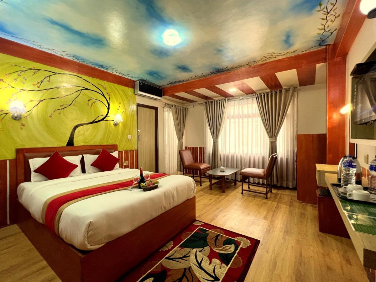 Thamel Seasons Hotel กาฐมาณฑุ ภายนอก รูปภาพ