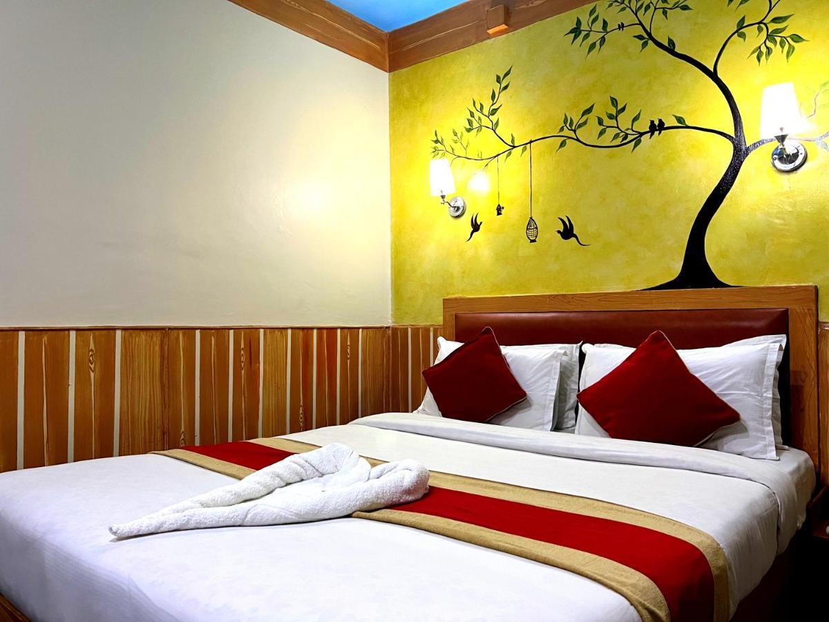 Thamel Seasons Hotel กาฐมาณฑุ ภายนอก รูปภาพ