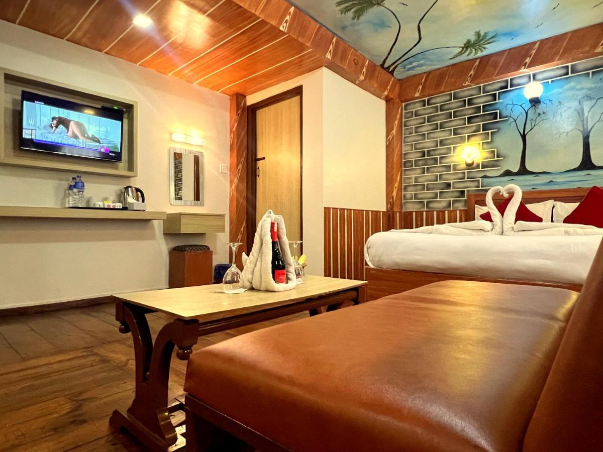 Thamel Seasons Hotel กาฐมาณฑุ ภายนอก รูปภาพ